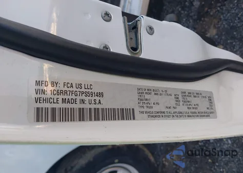 2023 Ram 1500 Classic Tradesman 4X4 6'4 Box z USA, uszkodzony, nr VIN 1C6RR7FG7PS591489